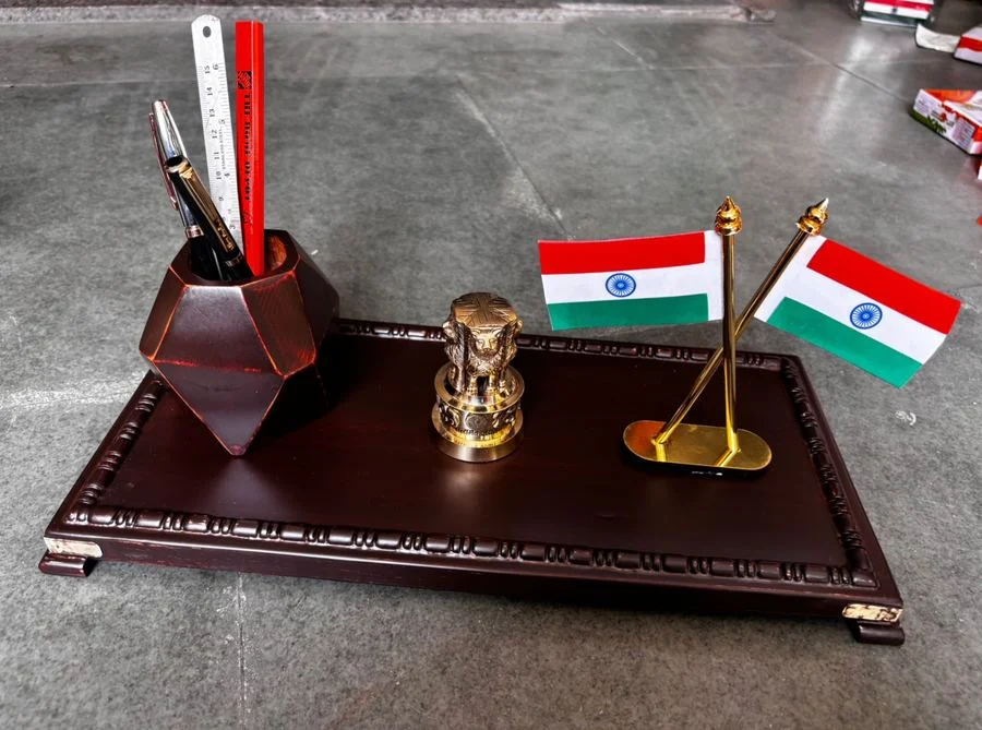 Wooden desk set with pen stand, emblem and table flags